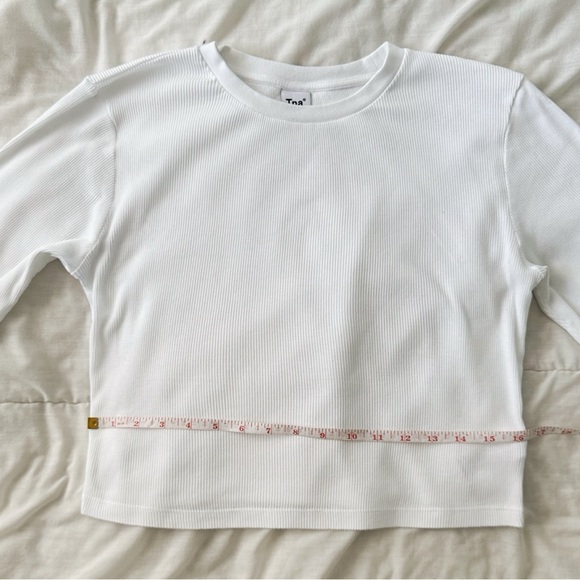 TNA- Aritzia White HomeStretch™ Crew Waist Longsleeve size Large - Picture 8 of 10